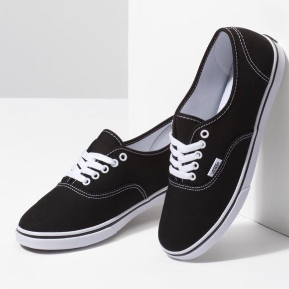 black vans clearance